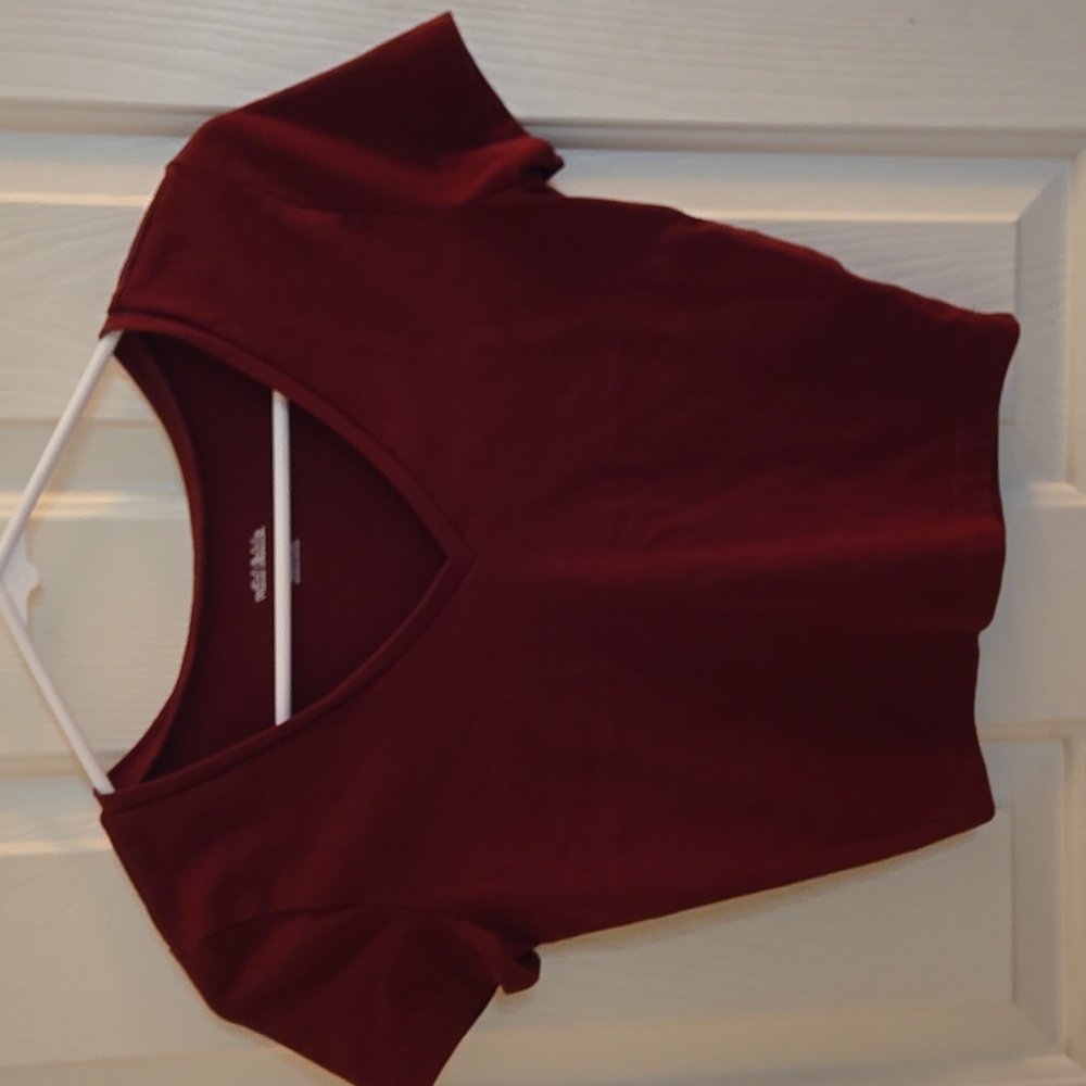 Wild Fable Women's Shirt. Size Small. Color Maroon